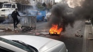 İran devlet televizyonu &#039;silahlı&#039; bazı göstericilerin öldürüldüğünü teyit etti