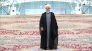 İran "dünyanın en büyük el dokuma halısını" tanıttı