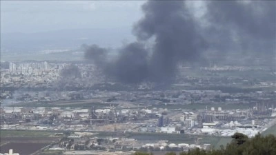 İran'ın İsrail'in kuzeyini hedef aldığı misillemede f&uuml;ze par&ccedil;aları Hayfa'ya isabet et