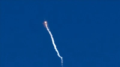 İran'ın misillemesinde Tel Aviv'e isabet eden f&uuml;ze nedeniyle 2 kişi &ouml;ld&uuml;