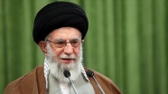 İran lideri Hamaney, Zarif&#039;i &#039;ABD&#039;nin sözlerini tekrarlamakla&#039; suçladı
