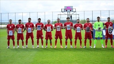 İran Milli Takımı, Kosta Rika ma&ccedil;ı &ouml;ncesi savaşta hayatını kaybeden &ccedil;ocukları andı