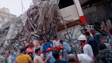 İran'da çöken 10 katlı binada ölü sayısı 11'e yükseldi