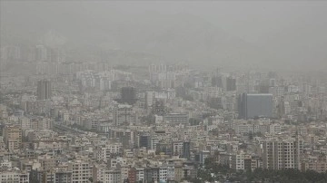 İran'da hava kirliliği birçok kentte hayatı olumsuz etkiliyor