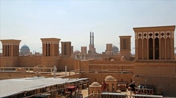 İran'daki doğal klima kuleleri hem evleri serinletiyor hem de görsel şölen sunuyor