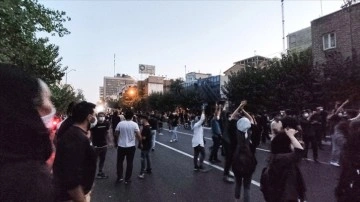 İran'daki gösterilerle ilgili bir kişi daha idama mahkum edildi