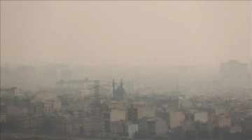 İran’ın Tahran ve Elborz eyaletlerinde eğitime hava kirliliği engeli devam ediyor