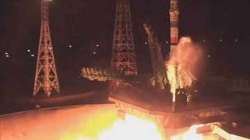 İran’ın yeni araştırma ve gözlem uydusu Rusya'nın Soyuz roketiyle uzaya fırlatıldı