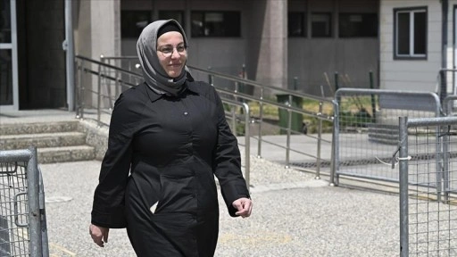 İşaret dili tercümanı adliyede "sessizlerin" sesi oluyor