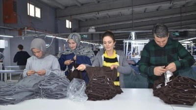 İş&ccedil;i olarak girdiği tekstil sekt&ouml;r&uuml;nde fabrika kurdu, 11 &uuml;lkeye &uuml;r&uuml;n g&ouml;nderiyor