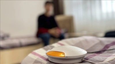 İşitme engelli &ouml;ğrenciler "Yastık Altı Acil Durum Cihazı" ile afetleri fark ediyor