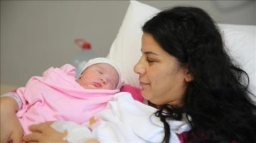 İskenderun Acil Durum Hastanesinde doğan ilk bebeğe "Ecrin" adı verildi