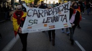 İspanya&#039;da polisler, itfaiyeciler ve vatandaş Kovid-19 önlemlerine karşı yürüdü