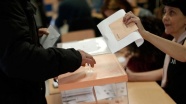 İspanya&#039;daki seçimler ülkedeki siyasi belirsizliği derinleştirdi