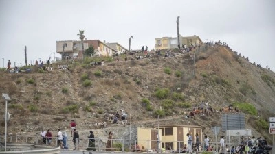 İspanya Dışişleri Bakanı Albares, d&uuml;zensiz g&ouml;&ccedil; nedeniyle Avrupa'dan dayanışma talep edileceğini