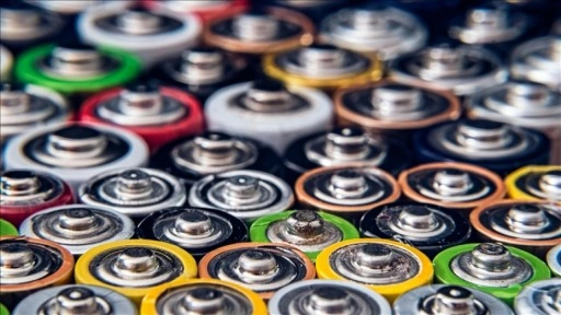 İspanya ve Portekiz'deki elektrik kesintisi iletişimde pilli radyonun önemini hatırlattı
