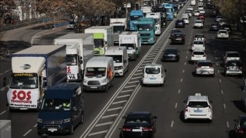 İspanya'da 5. gününü dolduran taşımacılık sektörünün grevi büyüyor