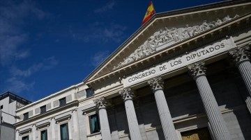 İspanya'da ayrılıkçı Katalanlara af getiren yasa tasarısı Mecliste kabul edildi