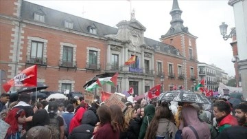 İspanya'da öğrenciler Filistin’e destek için ders bırakarak eylem yaptı