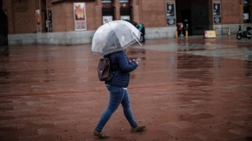 İspanya'da şiddetli yağış hayatı felç etti