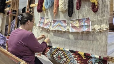 Isparta'da halı dokuma geleneği kadın emeğiyle yeniden canlanıyor