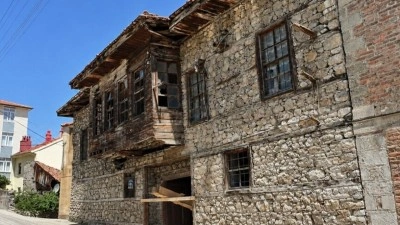 Isparta'da restore edilen yaklaşık 115 yıllık konak, tarihi atmosferiyle misafirlerini ağırlıyo