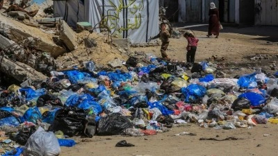 İsrail ablukası ve işgali altındaki Gazze'de toplanamayan &ccedil;&ouml;pler sağlık ve &ccedil;evre krizini derinl