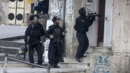 İsrail askerleri Batı Şeria'da 3 Filistinliyi gözaltına aldı