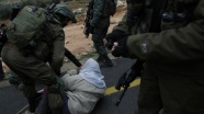 İsrail askerleri, Batı Şeria&#039;daki Yahudi yerleşimleri protestolarında 2 Filistinliyi yaraladı