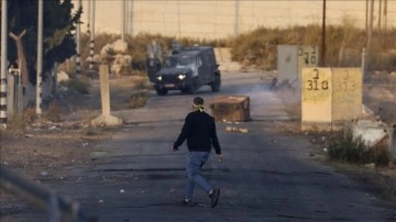 İsrail askerleri Batı Şeria'da Filistinli bir genci öldürdü