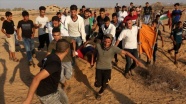 İsrail askerleri Gazze sınırında 30&#039;u gerçek mermiyle olmak üzere 54 kişiyi yaraladı