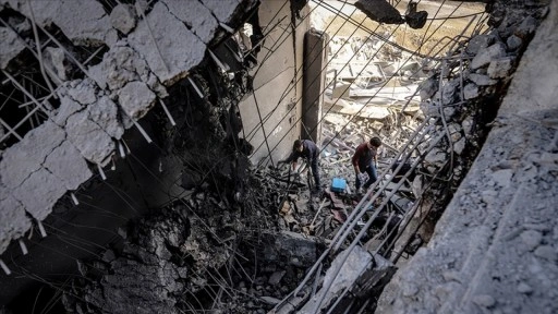 İsrail ateşkese rağmen, Gazze’nin birçok bölgesine gece boyunca yoğun saldırılar düzenledi