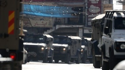 İsrail, Doğu Kud&uuml;s'&uuml;n kuzeyindeki Kalendiya M&uuml;lteci Kampı'na geniş &ccedil;aplı baskın d&uuml;zenledi