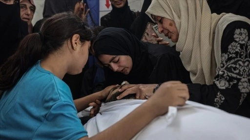 İsrail, Gazze'de yine yardım bekleyenleri hedef aldı: 20 Filistinli hayatını kaybetti
