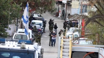 İsrail güçleri 7 Ekim'den beri Batı Şeria'da 7 bin 505 Filistinliyi gözaltına aldı