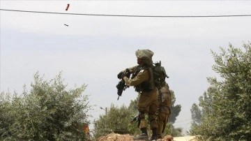 İsrail güçleri, Batı Şeria'da bir okula göz yaşartıcı gaz bombası attı