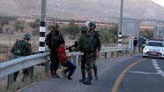 İsrail güçleri İkinci İntifada’dan bu yana 120 bin Filistinliyi gözaltına aldı
