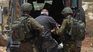 İsrail güçleri Kudüs ve Batı Şeria&#039;da 28 Filistinliyi gözaltına aldı