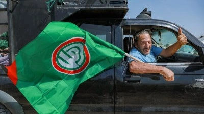İsrail ile 10 g&uuml;nl&uuml;k ateşkesin ardından yerinden edilen L&uuml;bnanlılar g&uuml;neydeki evlerine d&ouml;n&uuml;yor