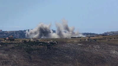 İsrail'in, ABD-İran mutabakatına rağmen L&uuml;bnan'ın g&uuml;neyinde bir araca d&uuml;zenlediği saldırıd