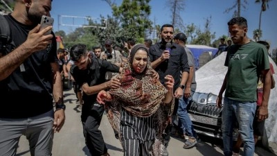İsrail'in ateşkes anlaşmasına rağmen Gazze'de son 24 saatte d&uuml;zenlediği saldırılarda 10 ki