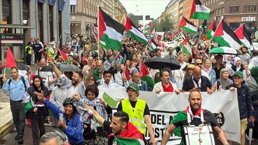 İsrail'in Gazze'ye saldırıları İsveç'te protesto edildi