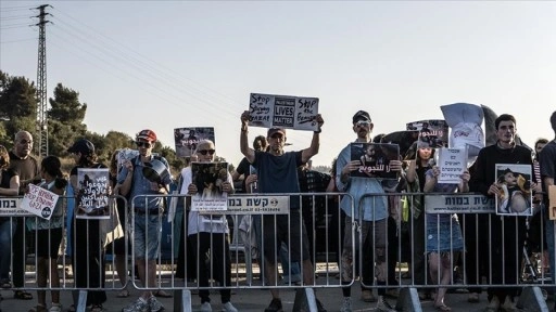 İsrail'in Gazze'ye saldırıları ve kıtlığa sebep olan ablukası Kudüs'te protesto edild
