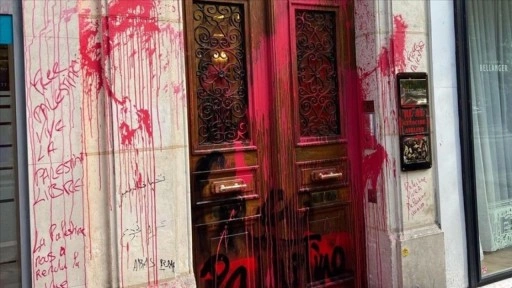 İsrail'in hava yolu şirketi, protesto sonrasında Paris'teki ofisini boşaltıyor