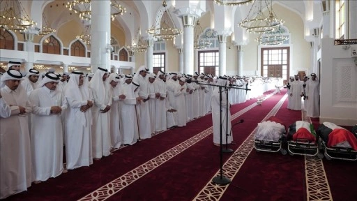 İsrail'in Katar saldırısında öldürülenler için Doha'da cenaze töreni düzenlendi