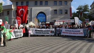 İsrail'in K&uuml;resel Sumud Filosu'na saldırısına &uuml;lke genelinde tepki g&ouml;sterildi
