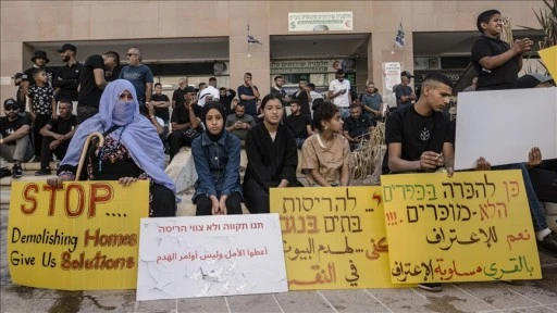İsrail’in Necef Çölü bölgesinde gerçekleştirdiği yıkımla evsiz bıraktığı Filistinlilerden protesto