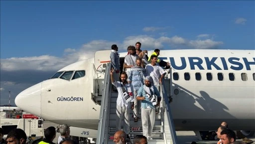 İsrail'in saldırarak alıkoyduğu Sumud Filosu’ndaki Türk ve yabancı aktivistler İstanbul’a geldi