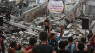 İsrail'in vurduğu kültür merkezinin enkazında Gazze'ye destek konseri