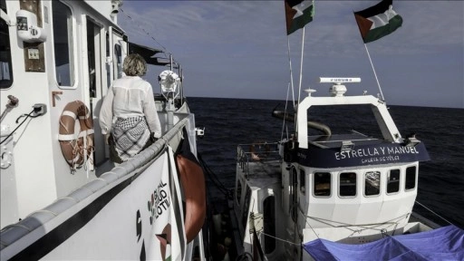 İsrail'in yasa dışı alıkoyduğu Küresel Sumud Filosu'ndaki İtalyan parlamenterler ülkelerin